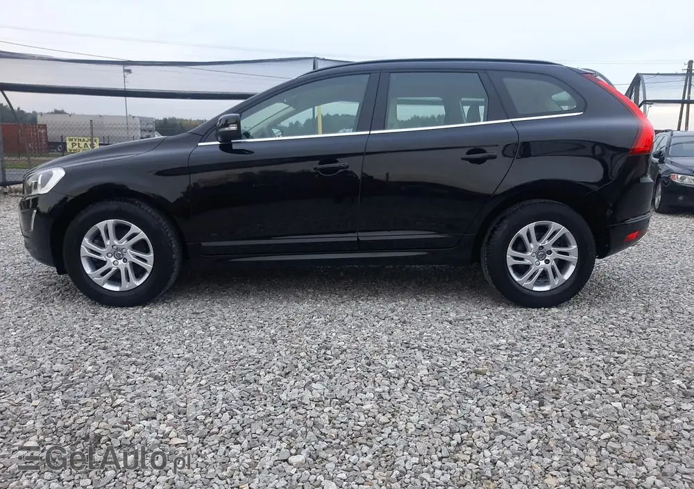 VOLVO XC 60 D4 Momentum