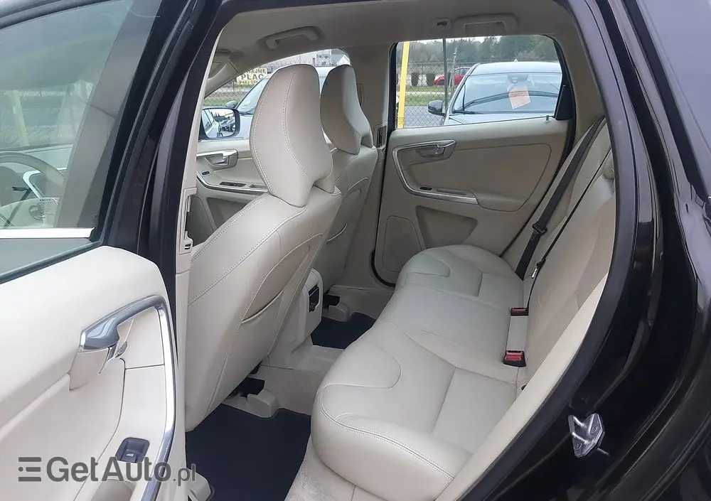 VOLVO XC 60 D4 Momentum