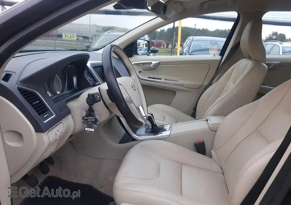 VOLVO XC 60 D4 Momentum