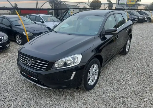 VOLVO XC 60 D4 Momentum