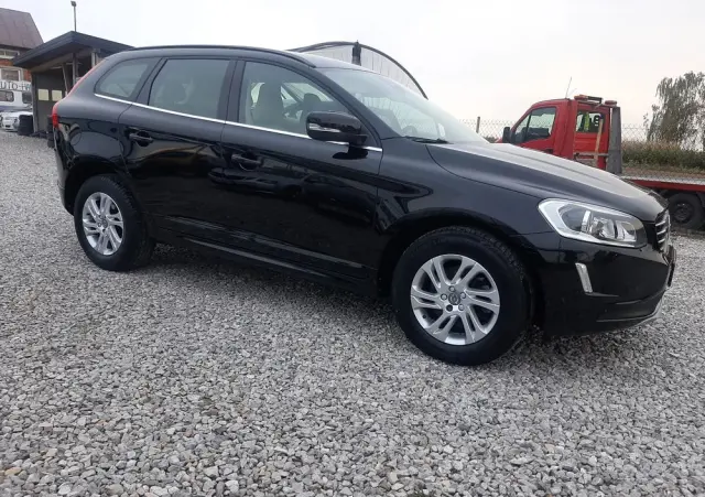 VOLVO XC 60 D4 Momentum