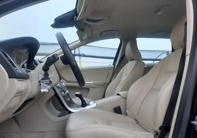 VOLVO XC 60 D4 Momentum