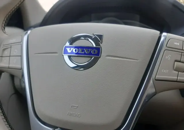 VOLVO XC 60 D4 Momentum