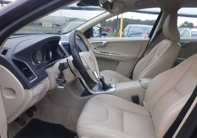 VOLVO XC 60 D4 Momentum