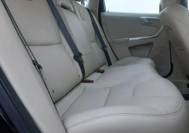 VOLVO XC 60 D4 Momentum