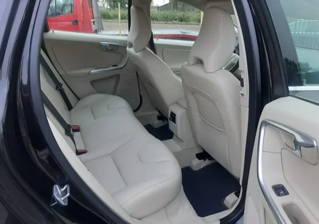 VOLVO XC 60 D4 Momentum