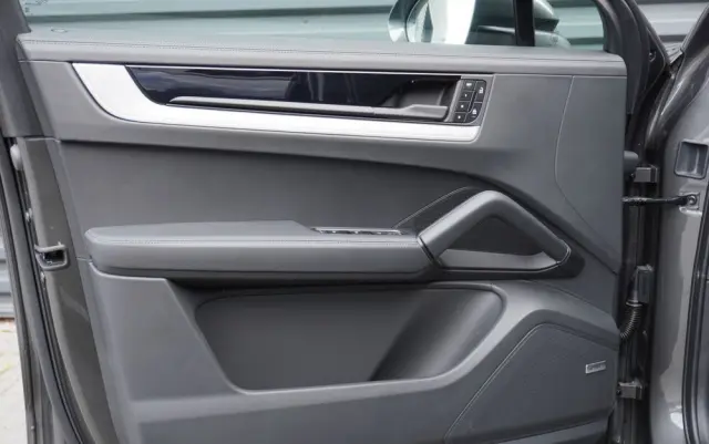 PORSCHE Cayenne Coupe S