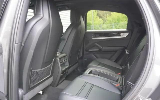 PORSCHE Cayenne Coupe S