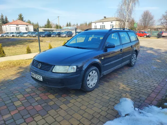 VOLKSWAGEN Passat Basis