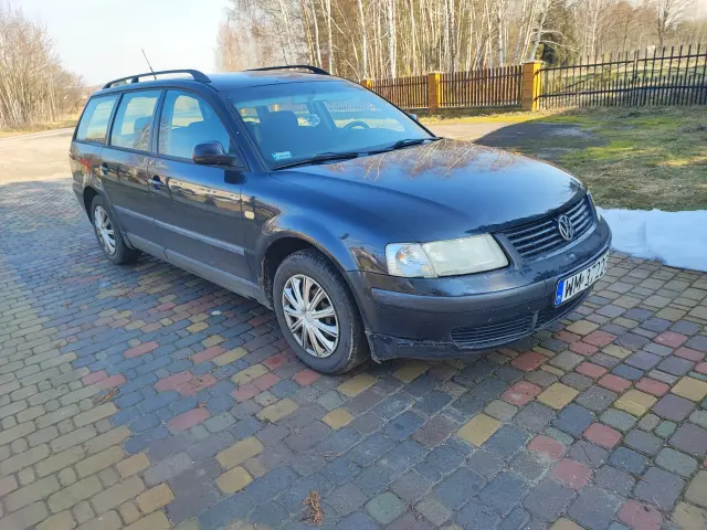 VOLKSWAGEN Passat Basis
