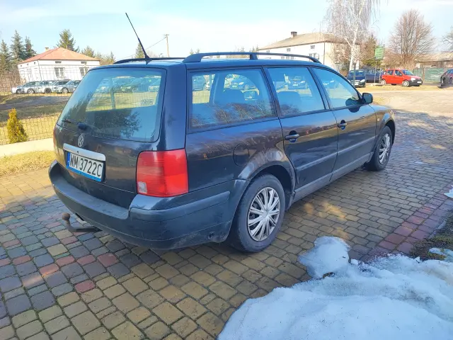 VOLKSWAGEN Passat Basis