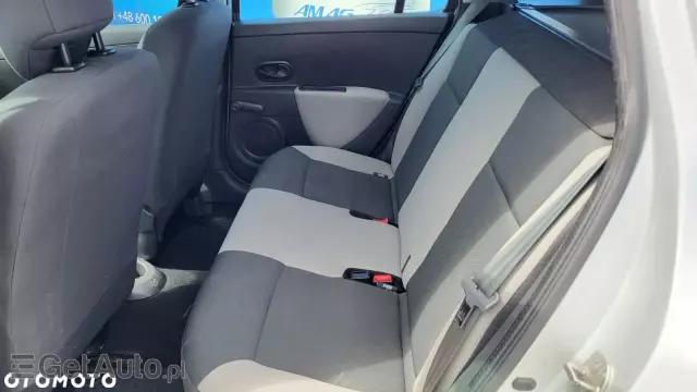 RENAULT Clio 1.2 16V 75 Collection