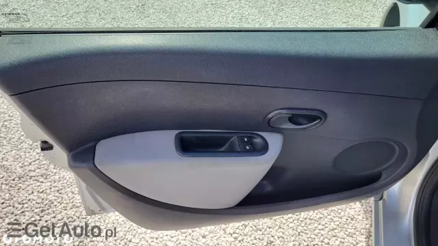 RENAULT Clio 1.2 16V 75 Collection