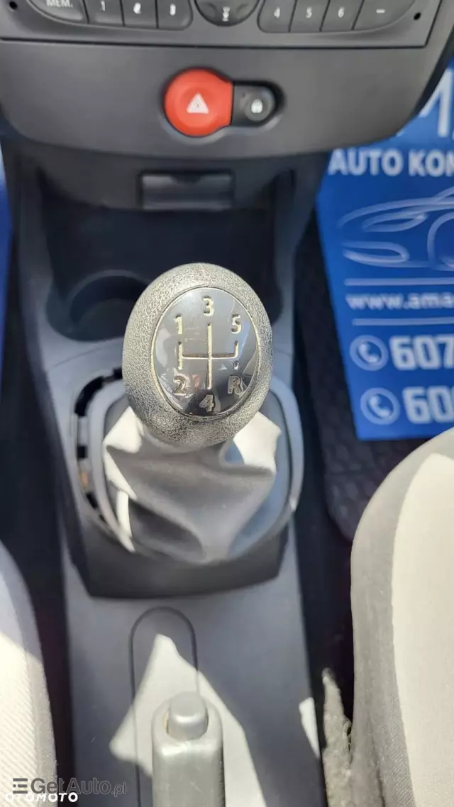 RENAULT Clio 1.2 16V 75 Collection