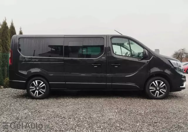 RENAULT Trafic SpaceClass 2.0 dCi EDC