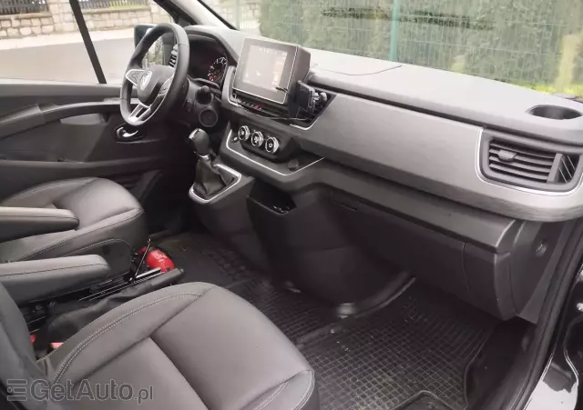 RENAULT Trafic SpaceClass 2.0 dCi EDC