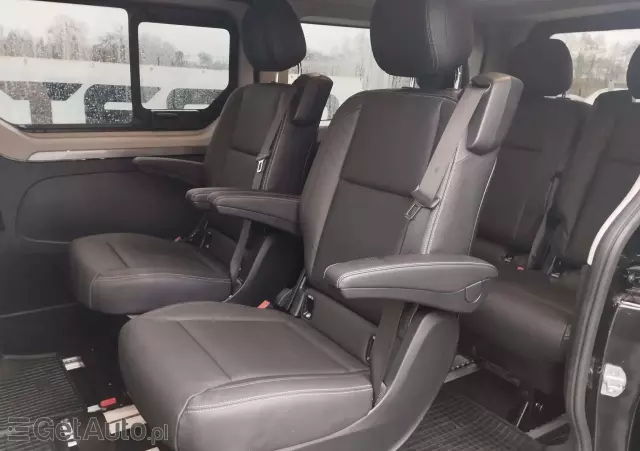 RENAULT Trafic SpaceClass 2.0 dCi EDC