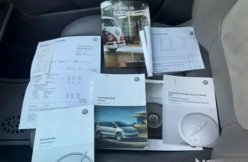VOLKSWAGEN Sharan 