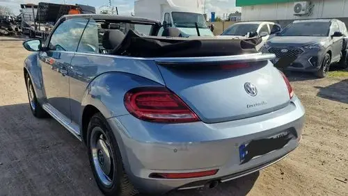 VOLKSWAGEN Beetle 