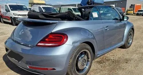 VOLKSWAGEN Beetle 
