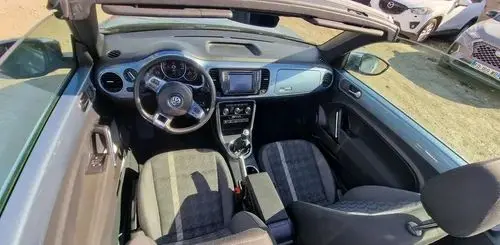 VOLKSWAGEN Beetle 