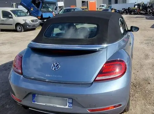 VOLKSWAGEN Beetle 