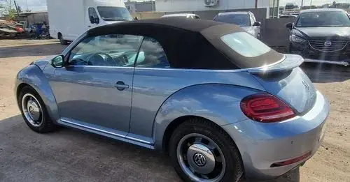 VOLKSWAGEN Beetle 