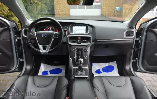 VOLVO V40 D2 Powershift Summum