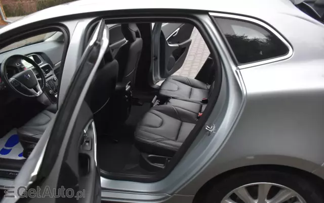 VOLVO V40 D2 Powershift Summum