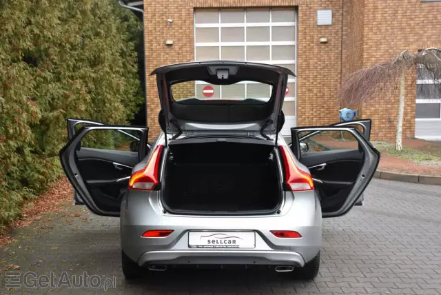 VOLVO V40 D2 Powershift Summum