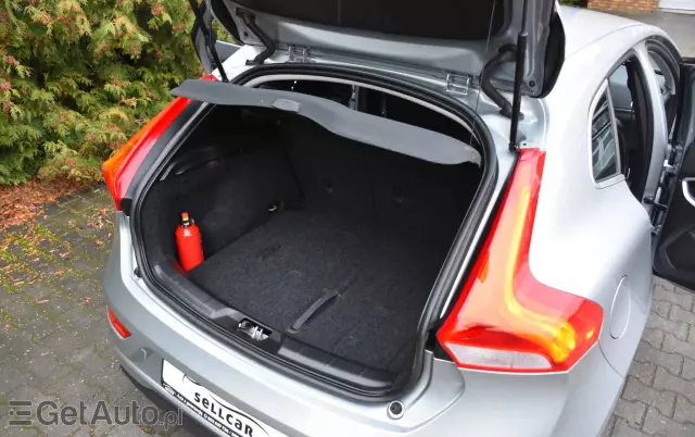 VOLVO V40 D2 Powershift Summum