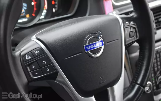VOLVO V40 D2 Powershift Summum