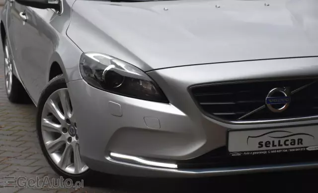 VOLVO V40 D2 Powershift Summum