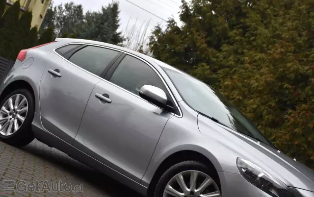 VOLVO V40 D2 Powershift Summum