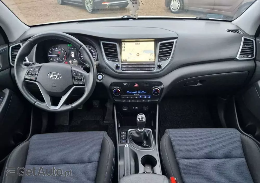 HYUNDAI Tucson 