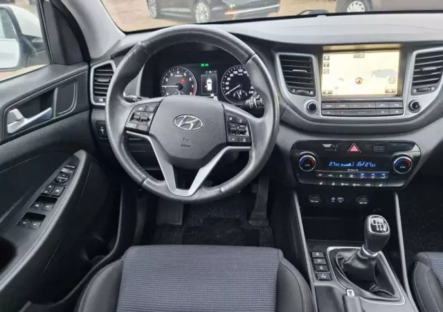HYUNDAI Tucson 