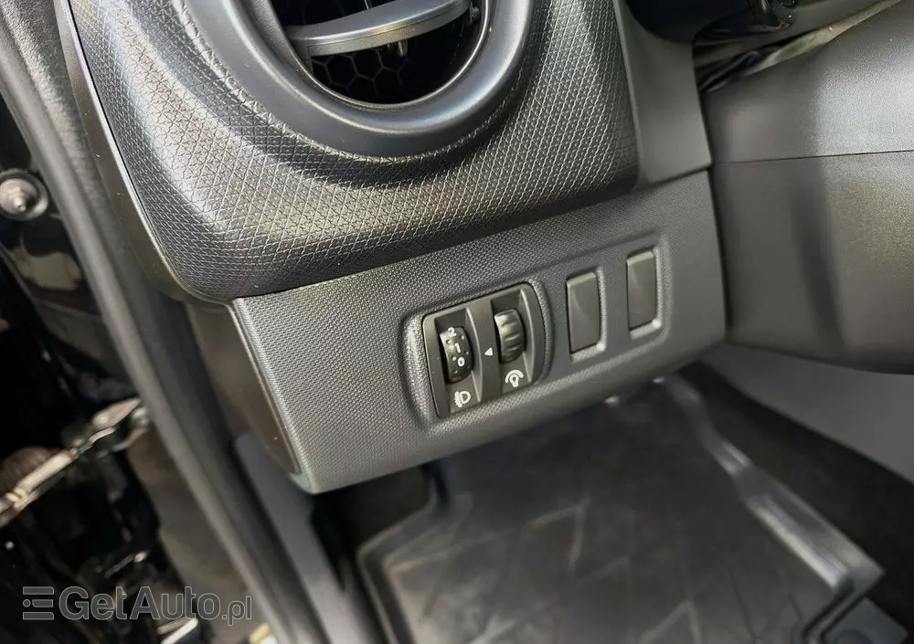 RENAULT Clio 1.2 16V 75 LIMITED