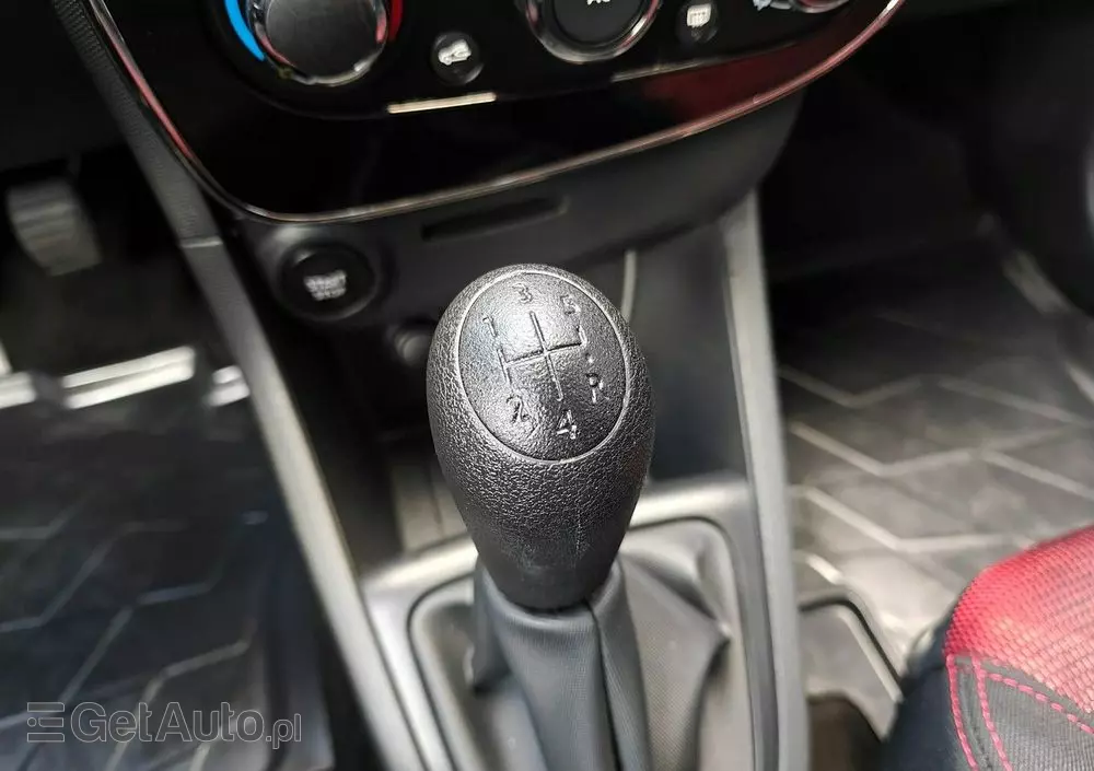 RENAULT Clio 1.2 16V 75 LIMITED