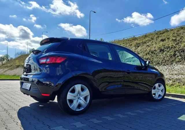 RENAULT Clio 1.2 16V 75 LIMITED