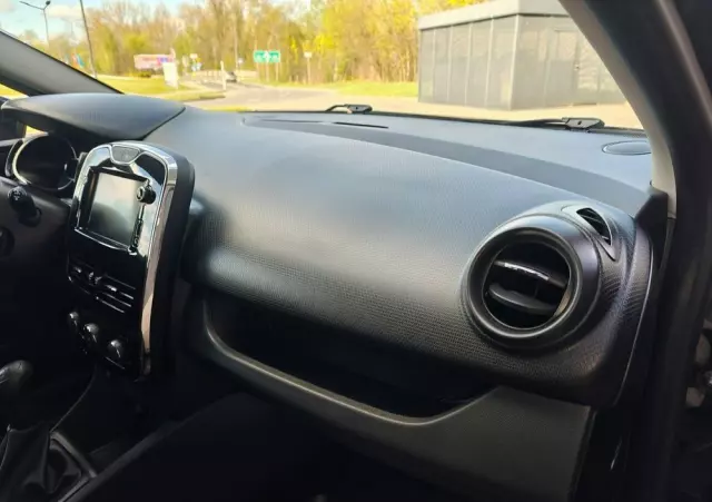 RENAULT Clio 1.2 16V 75 LIMITED