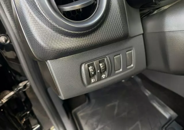 RENAULT Clio 1.2 16V 75 LIMITED