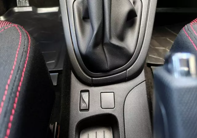 RENAULT Clio 1.2 16V 75 LIMITED