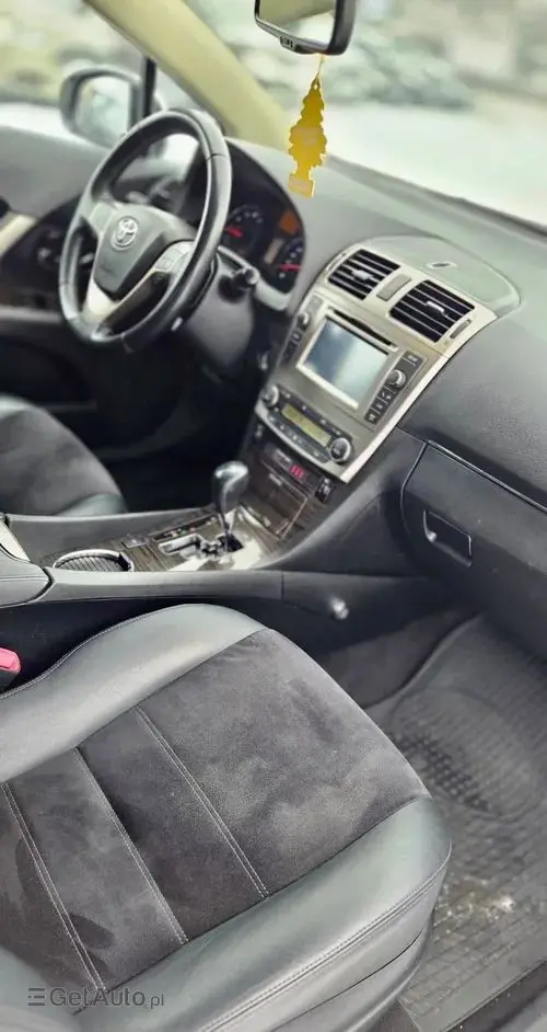 TOYOTA Avensis 