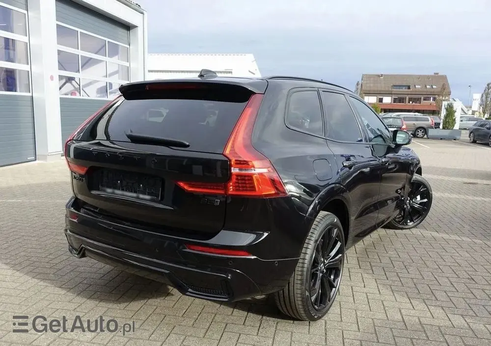 VOLVO XC 60 B5 B AWD Plus Black Edition