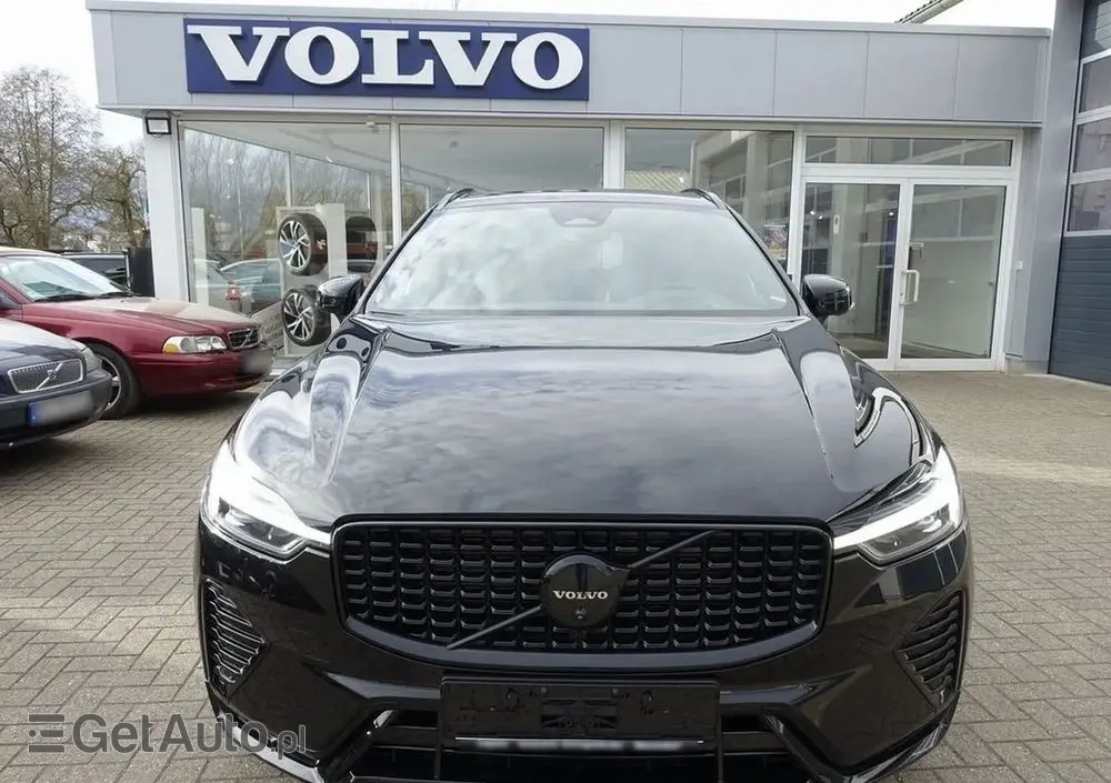 VOLVO XC 60 B5 B AWD Plus Black Edition