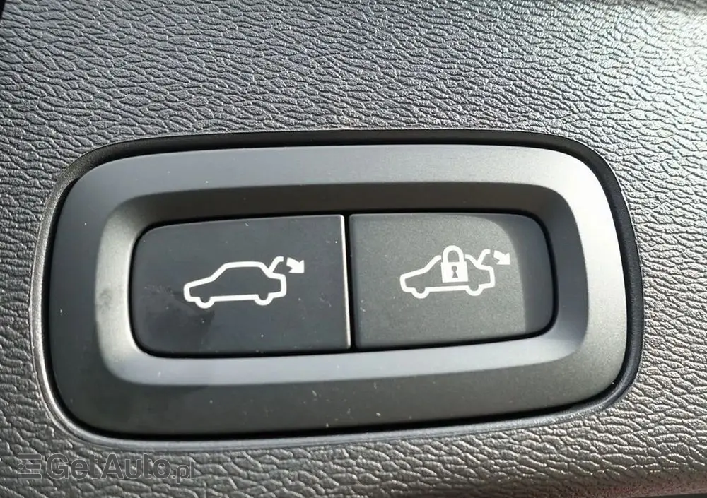 VOLVO XC 60 B5 B AWD Plus Black Edition