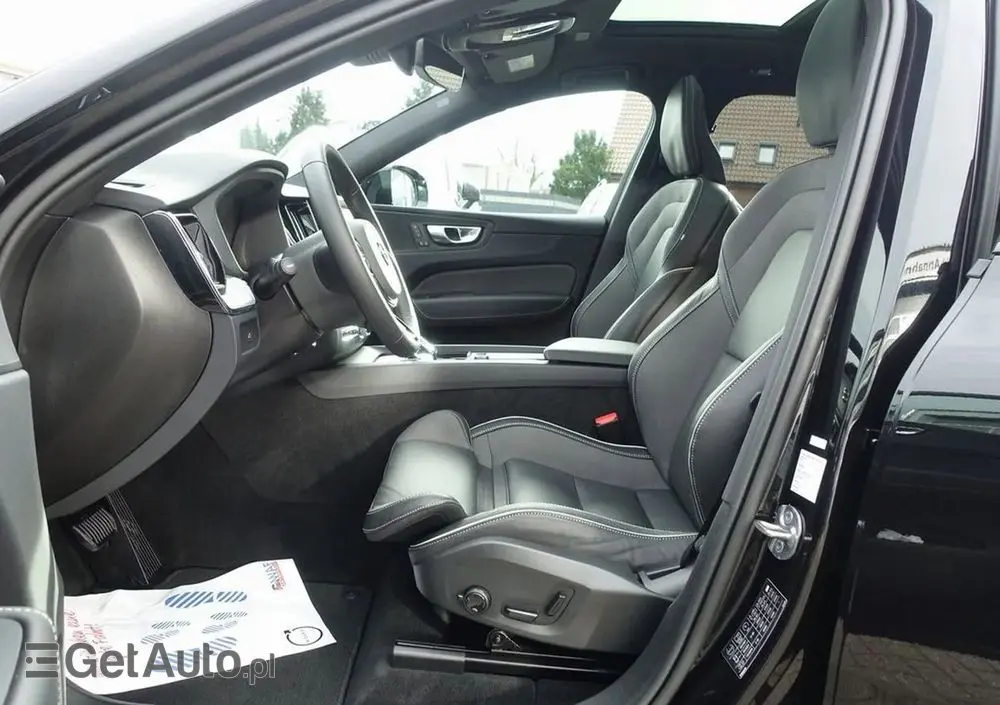 VOLVO XC 60 B5 B AWD Plus Black Edition
