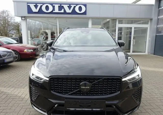 VOLVO XC 60 B5 B AWD Plus Black Edition