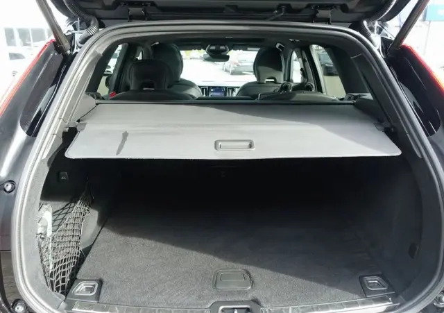 VOLVO XC 60 B5 B AWD Plus Black Edition