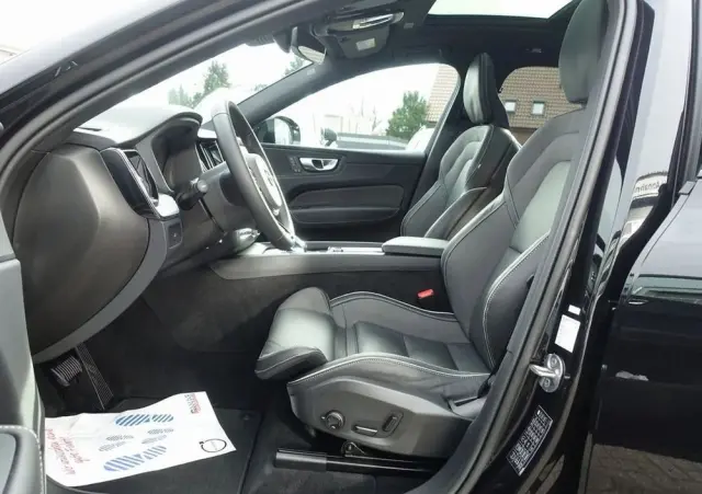 VOLVO XC 60 B5 B AWD Plus Black Edition